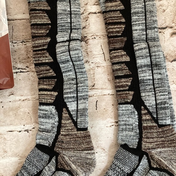 2 pairs NWT Weierya unisex ski socks, size S . L. XL. - Picture 5 of 11